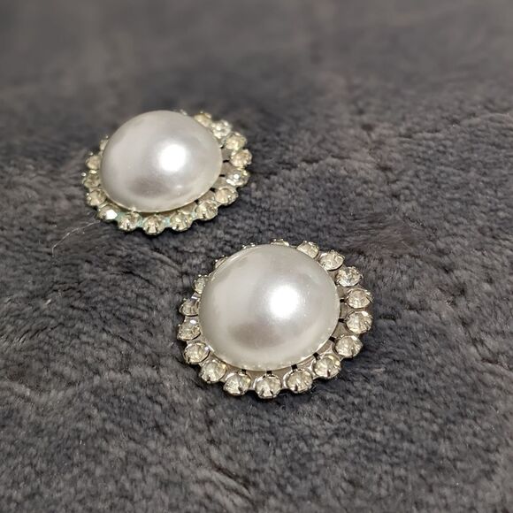 Vintage "Bluette" Rhinestone & Faux Pearl Shoe Clips - circa 1960's - Picture 4 of 11
